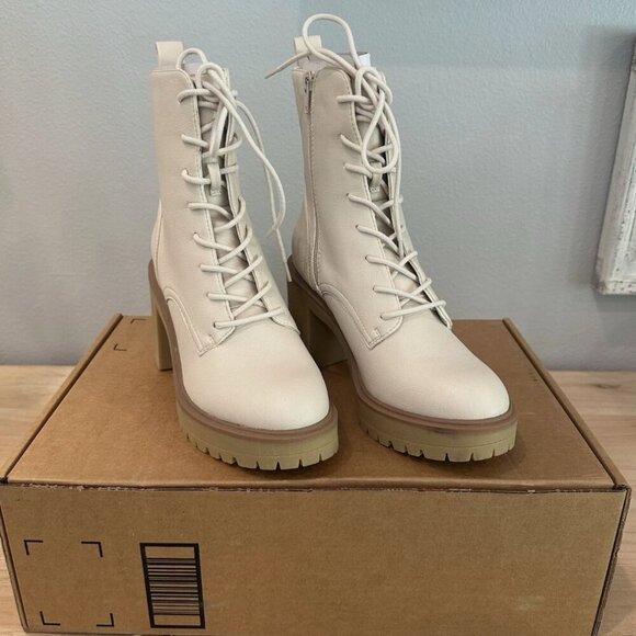 DV Dolce Vita Women's 7.5 Jaycob Combat Heel Platform Boot Ankle Calf Bootie - Picture 6 of 6